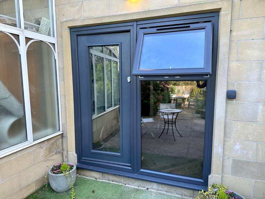 The Retreat, Luxury Studio Apartment In Bath With Parking Luaran gambar