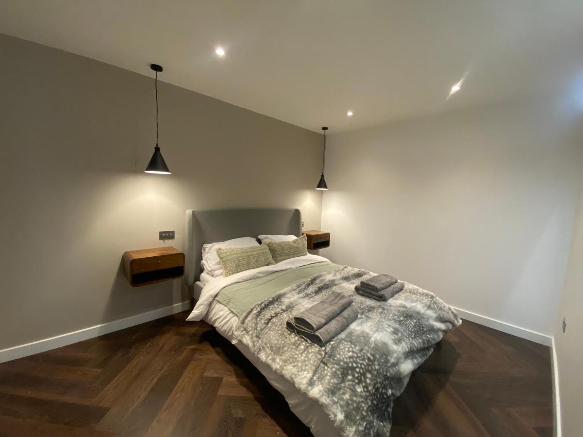 The Retreat, Luxury Studio Apartment In Bath With Parking Luaran gambar